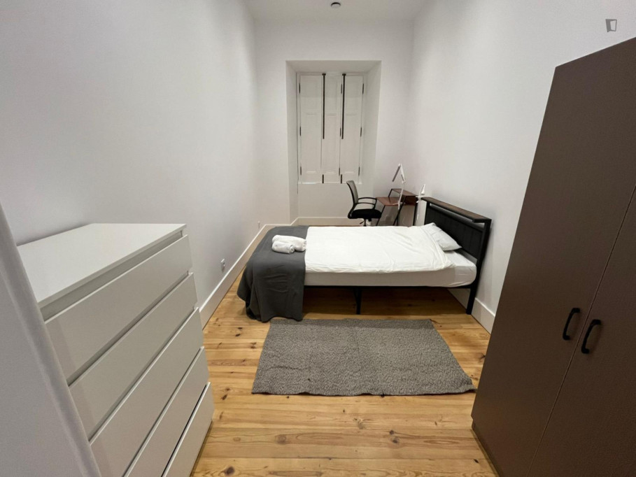 Pleasant bedroom in Anjos - Lisbonne - chambre - ImmoJeune