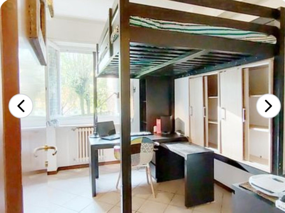 Ideal room for workers - students in Bergamo city equipped for work, with its own fridge - Bergamo - chambre - ImmoJeune