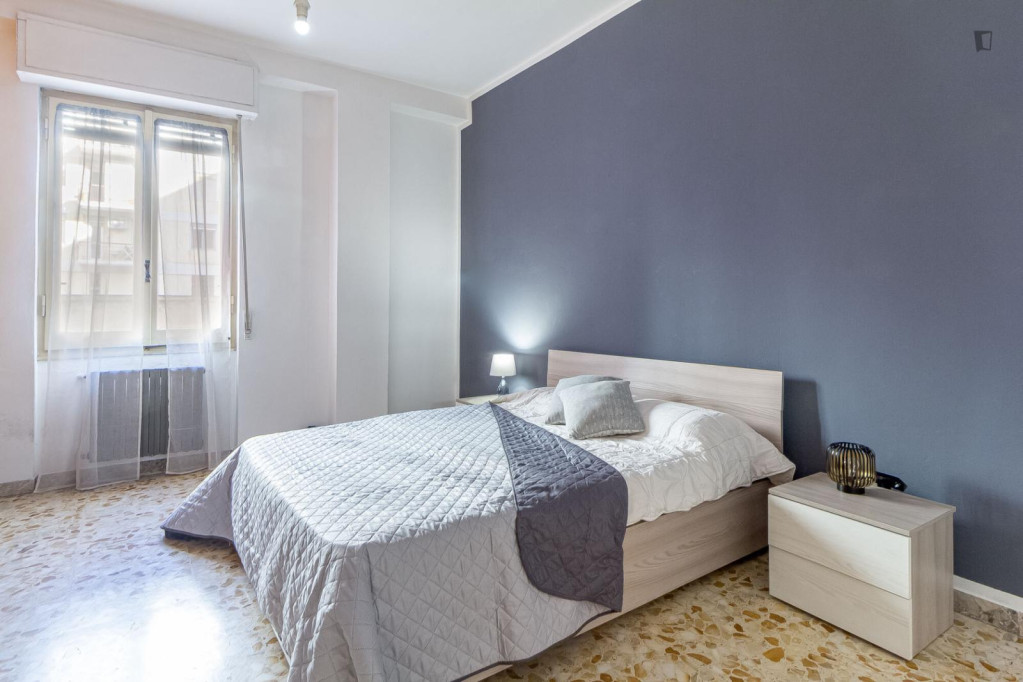 Cool double bedroom near St Peter's gardens - Sassari - chambre - ImmoJeune