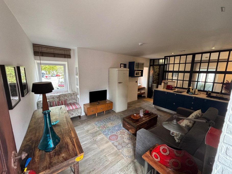 Charming 1 Bedroom Apartment close to Sintra Train Station - Lisbonne - chambre - ImmoJeune