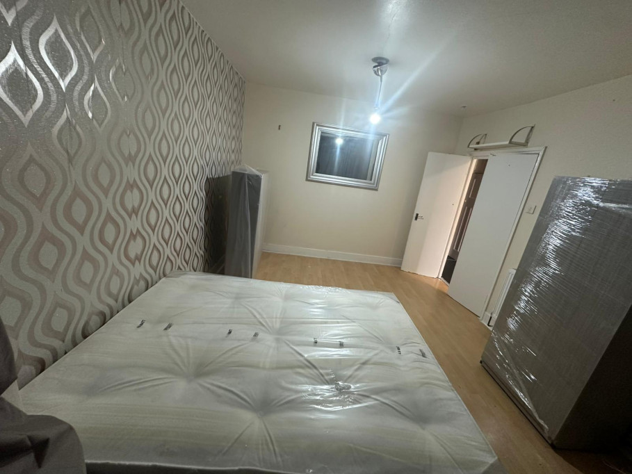 47 DOOR NUMBER, LANDSEER AVENUE, MANOR PARK, LONDON E12 6JE - London - chambre - ImmoJeune