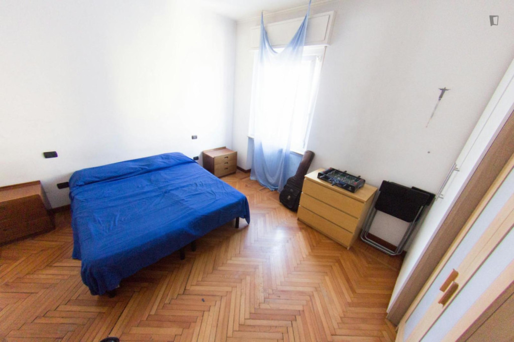 Alluring double bedroom near Cenisio metro station - Milan - chambre - ImmoJeune