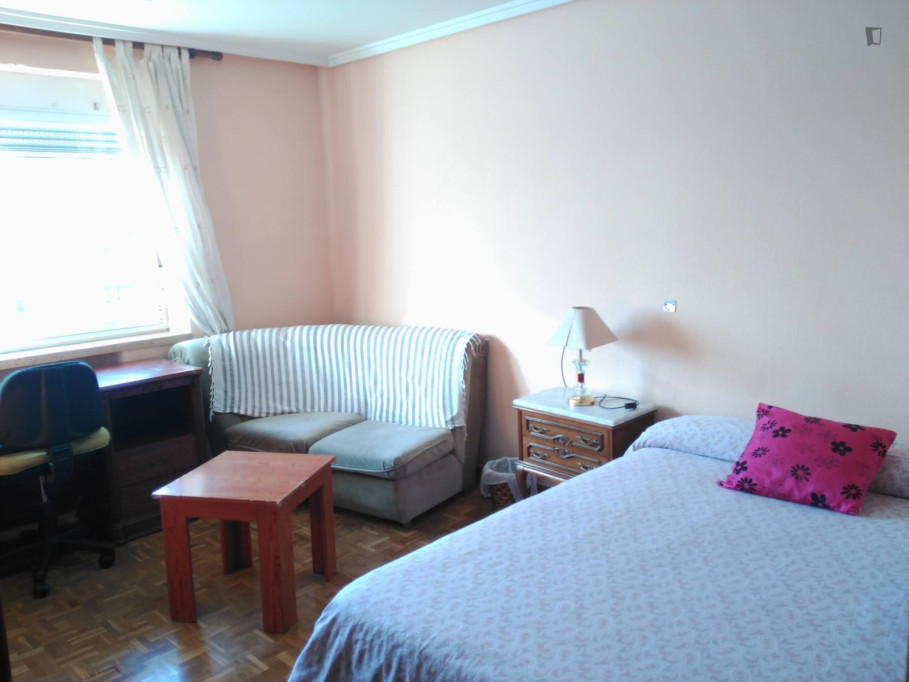 Single bedroom in 5-bedroom apartment - Salamanca - chambre - ImmoJeune