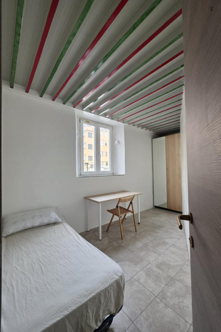 Cosy single bedroom in the Chiesa Rossa neighbourhood - Milan - chambre - ImmoJeune