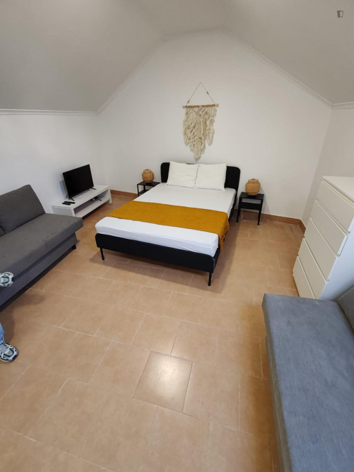 Double bedroom in 7-bedroom apartment - Lisbonne - chambre - ImmoJeune