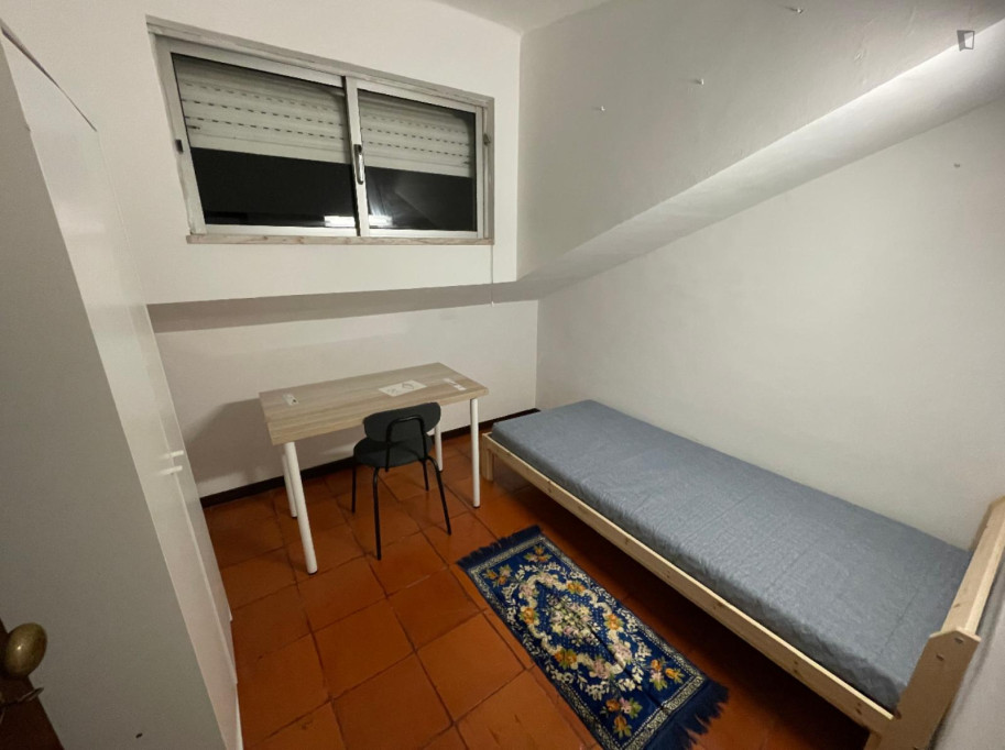 Profound Single Bedroom close to Coimbra University - Coimbra - chambre - ImmoJeune