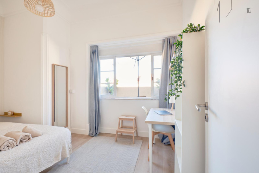 Welcoming double bedroom in the Alameda area - Lisbonne - chambre - ImmoJeune