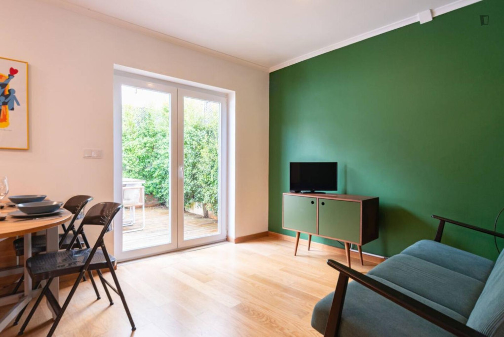 Breathtaking 2 Bedroom Apartment with a balcony close to Martim Moniz Metro - Lisbonne - chambre - ImmoJeune