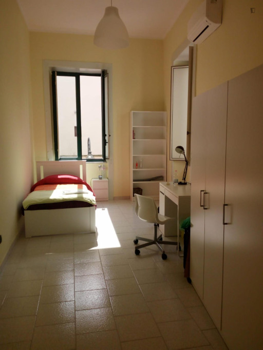 Single Bedroom in a Shared Apartment - Salerno - chambre - ImmoJeune