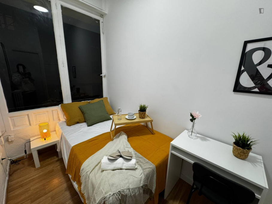 Lovely single bedroom in Comillas - Madrid - chambre - ImmoJeune