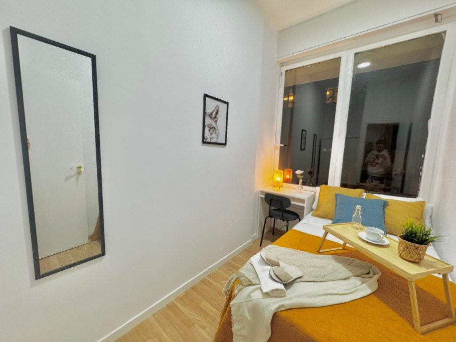 Neat single bedroom in Comillas - Madrid - chambre - ImmoJeune
