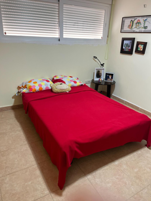 Comfortable double bedroom with balcony in Bétera - Valence - chambre - ImmoJeune
