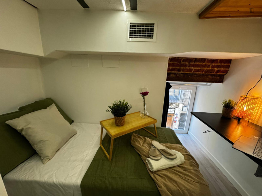 Very nice single bedroom near Chueca metro - Madrid - chambre - ImmoJeune