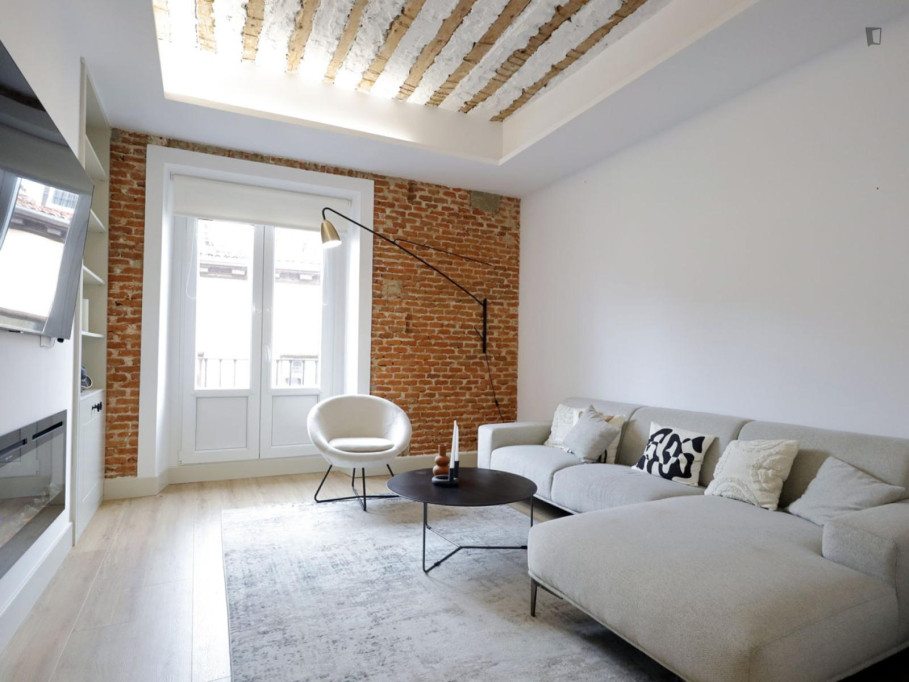 Very nice 3 bedroom apartment near Ópera metro - Madrid - chambre - ImmoJeune