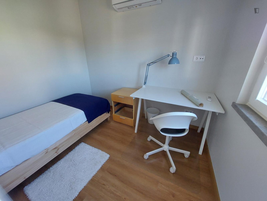 Great single bedroom in São Domingos de Rana - Lisbonne - chambre - ImmoJeune