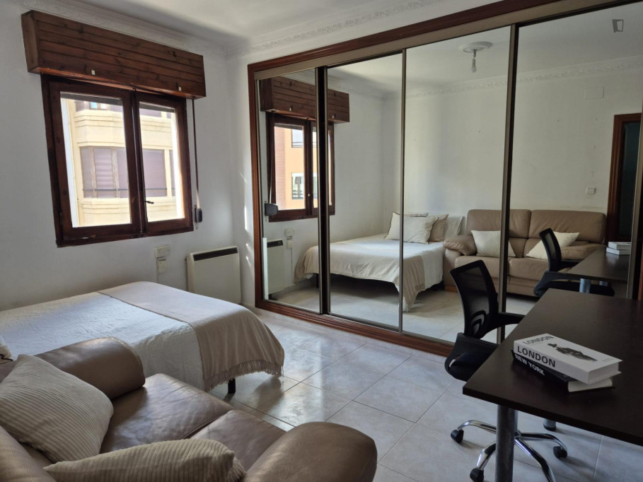 Neat double bedroom in El Mercat - Valence - chambre - ImmoJeune
