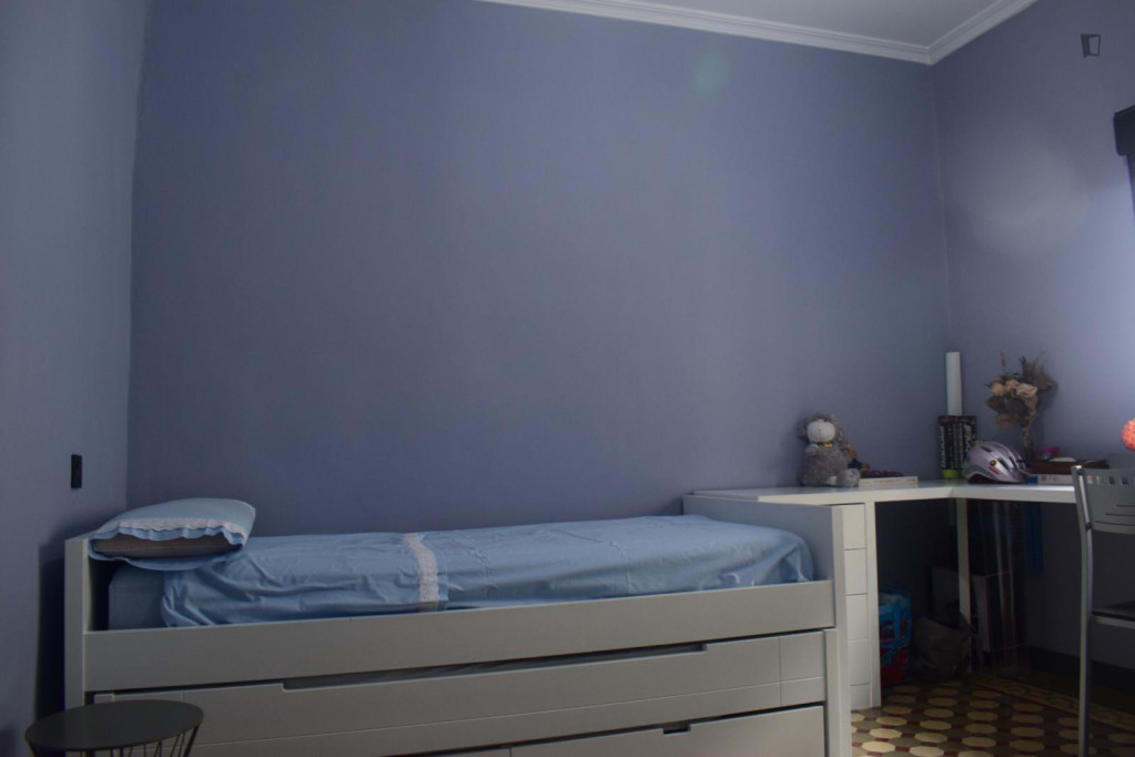 Big appartment in downtown for 1 person. 1 double room and fully equiped - Madrid - chambre - ImmoJeune