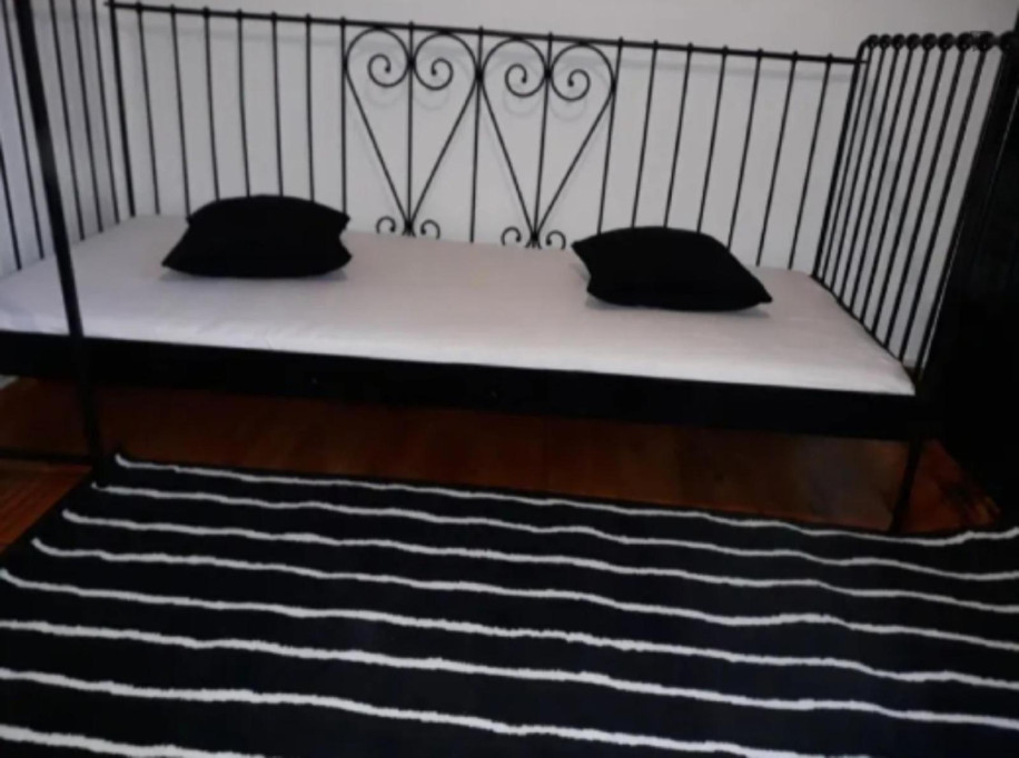 Nice Single Bedroom close to Sapadores Market - Lisbonne - chambre - ImmoJeune