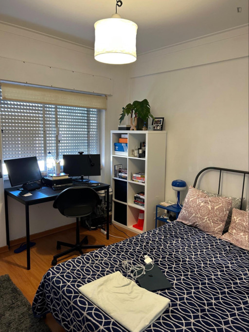 Comfy Double Bedroom close to Algés Train Station - Lisbonne - chambre - ImmoJeune