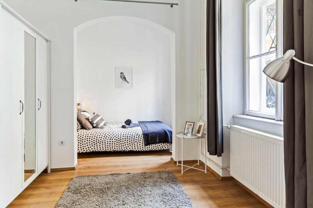 Very nice double bedroom near Blaha Lujza tér metro - Budapest - chambre - ImmoJeune