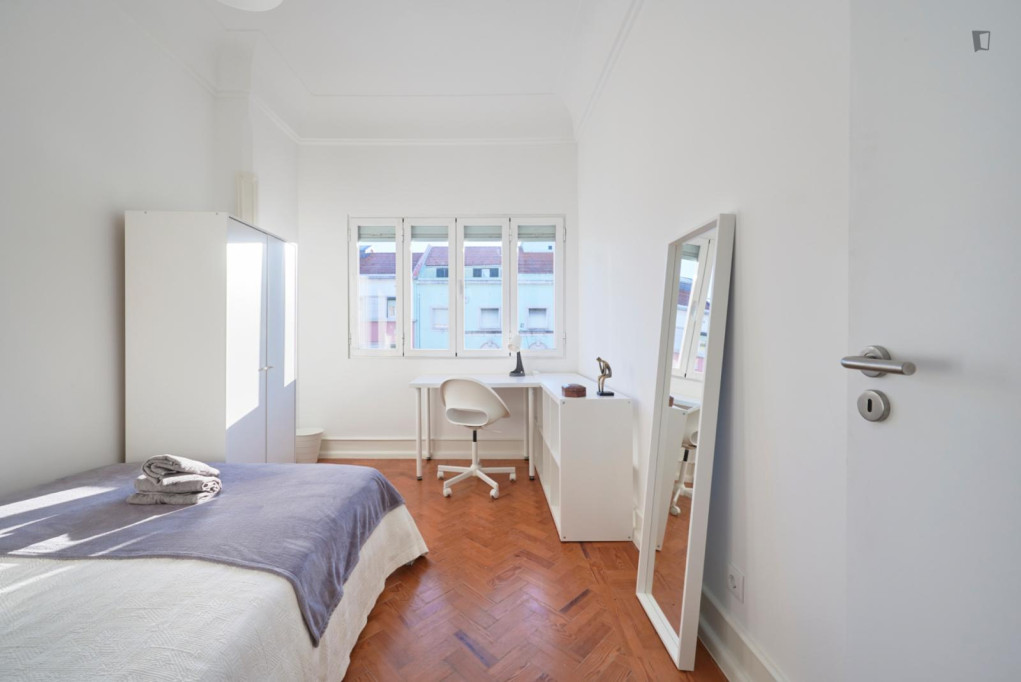 Very bright double bedroom in Alameda - Lisbonne - chambre - ImmoJeune