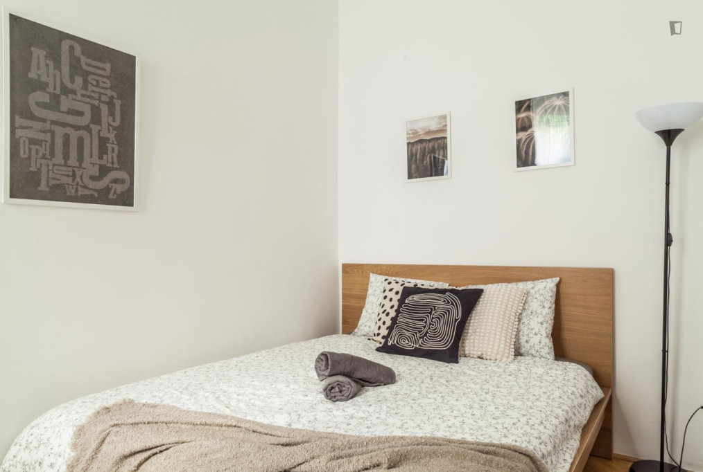 Very nice double bedroom near Opera metro - Budapest - chambre - ImmoJeune