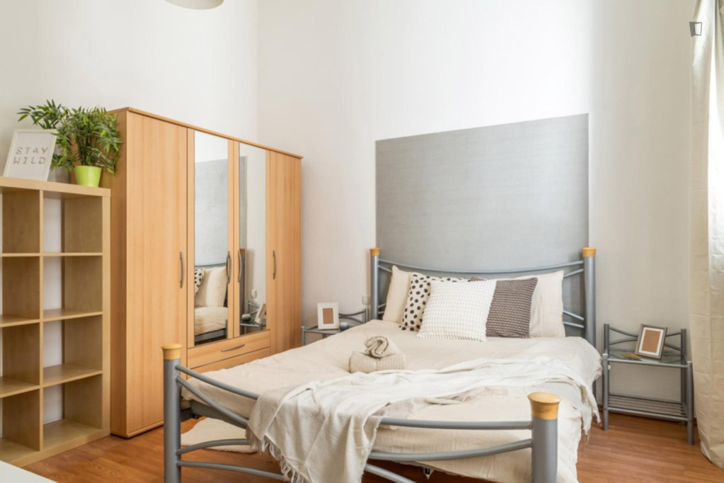 Appealing double bedroom near the Vörösmarty utca metro - Budapest - chambre - ImmoJeune