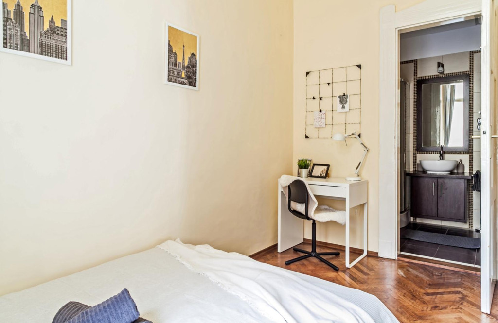 Cool double ensuite bedroom in Belső-Ferencváros - Budapest - chambre - ImmoJeune