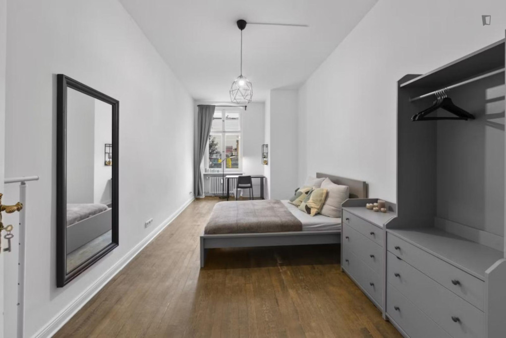Nice double bedroom close to Berlin Zoological Garden - Berlin - chambre - ImmoJeune