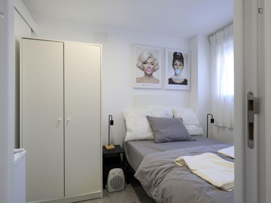 Charming double ensuite bedroom in the Hellín neighbourhood - Madrid - chambre - ImmoJeune