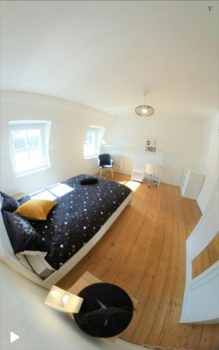 Shiny double bedroom in the Beuel district - Bonn - chambre - ImmoJeune