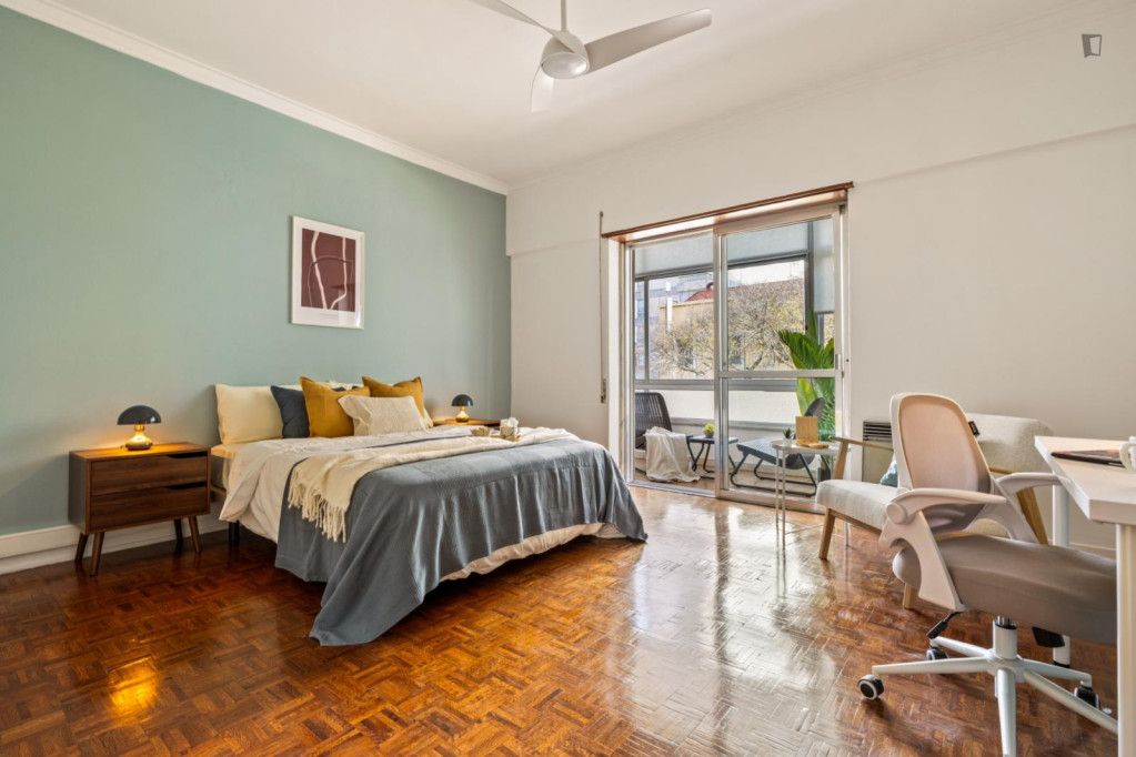 Large double bedroom in Campolide - Lisbonne - chambre - ImmoJeune