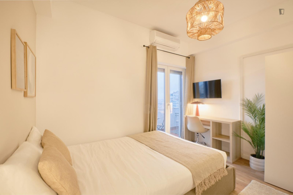 Very cool double ensuite bedroom with kitchenette, in Campolide - Lisbonne - chambre - ImmoJeune