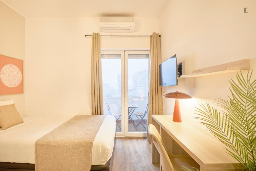 Subile double ensuite bedroom with kitchenette, in Campolide - Lisbonne - chambre - ImmoJeune