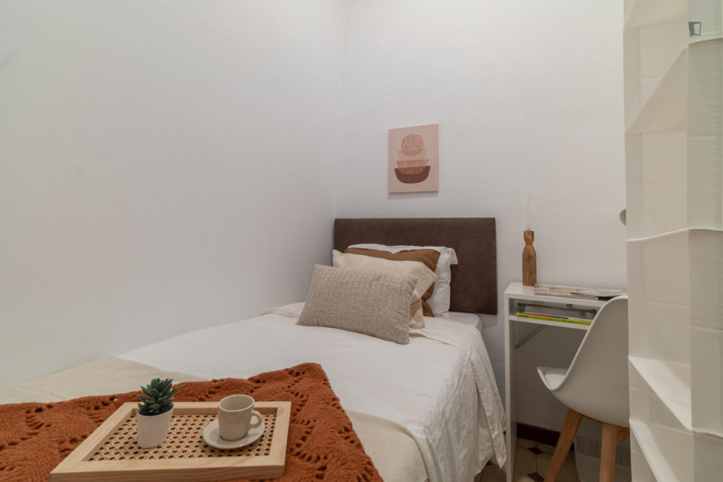 Comfy single bedroom in La Nova Esquerra de l'Eixample - Barcelone - chambre - ImmoJeune