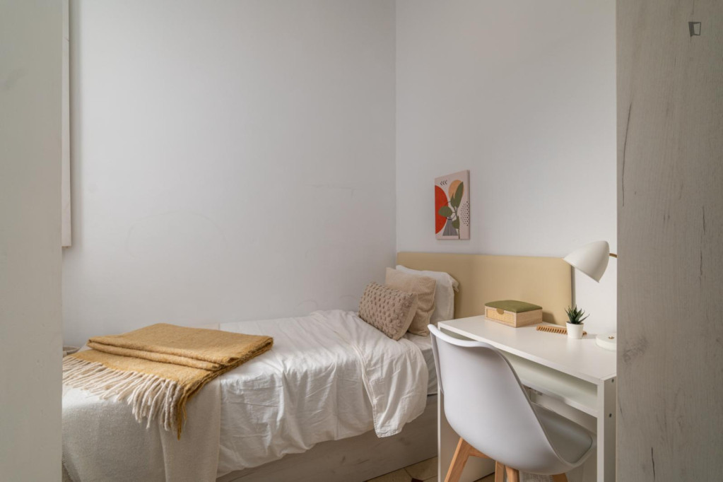 Neat single bedroom near the Rocafort metro - Barcelone - chambre - ImmoJeune
