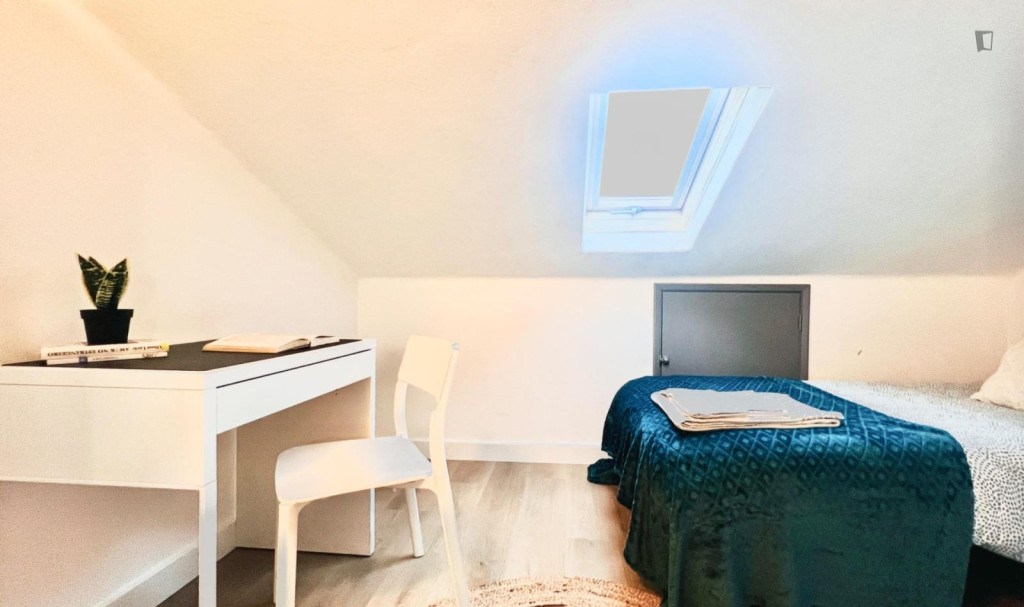 Cool bedroom in Santo António dos Olivais area - Coimbra - chambre - ImmoJeune