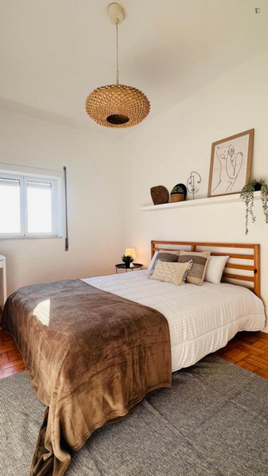 Pleasant bedroom not too far from FEUC - Coimbra - chambre - ImmoJeune