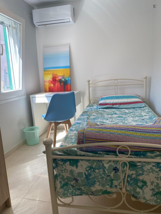 Cosy single bedroom near Pasha’s Gardens - Thessaloniki - chambre - ImmoJeune