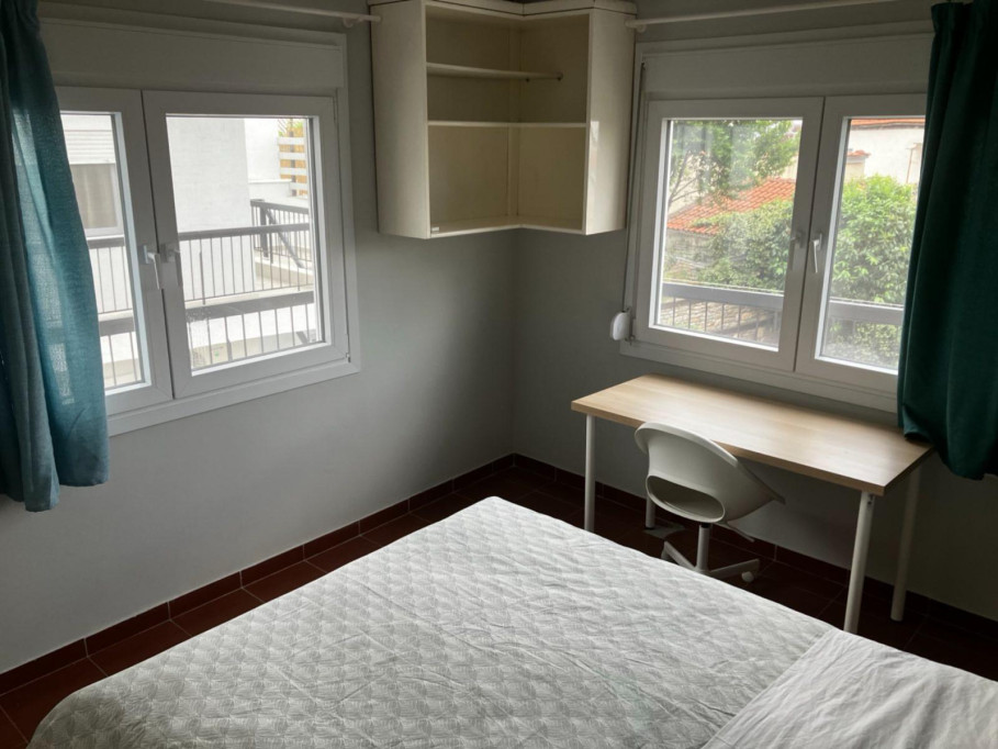 Snug double bedroom near Pasha’s Gardens - Thessaloniki - chambre - ImmoJeune