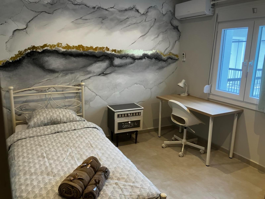 Sublime single bedroom near Pasha’s Gardens - Thessaloniki - chambre - ImmoJeune