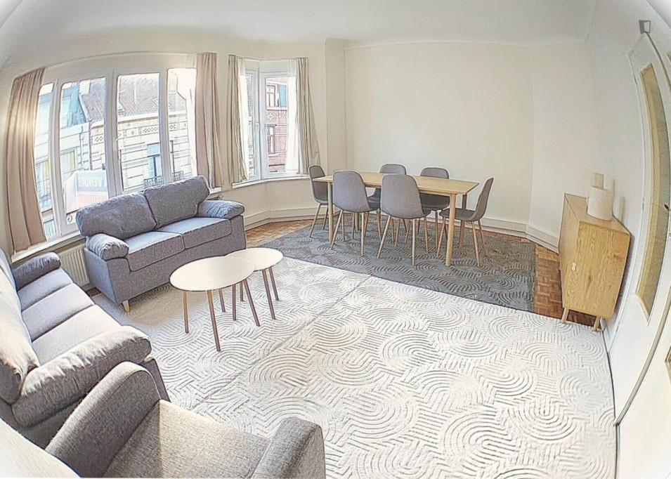 Exclusive 3 Bedroom Apartment close to Mouterij Train Station - Bruxelles - chambre - ImmoJeune