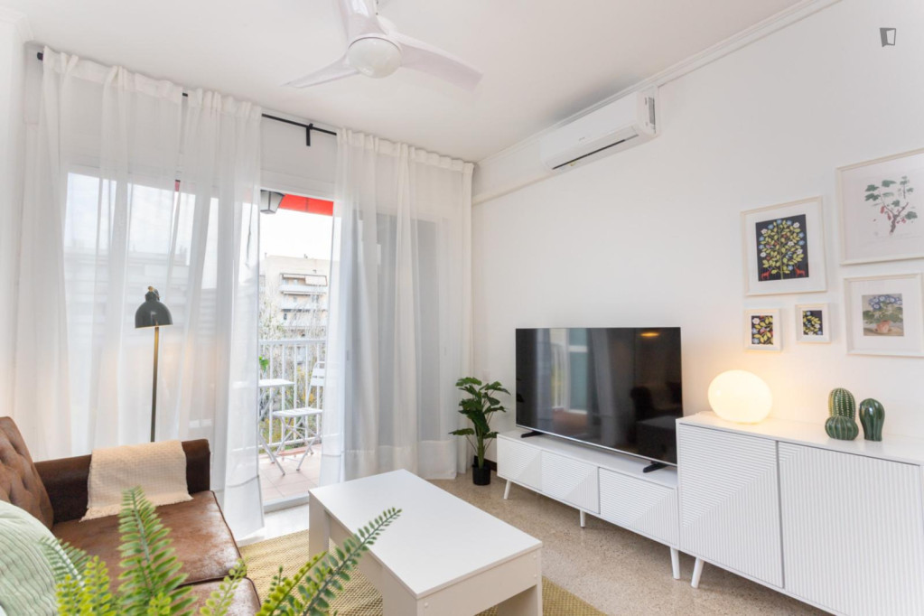 Monthly rental apartment with 3 bedrooms, terrace and 1 bathroom in L'Hospitalet de Llobregat - Barcelone - chambre - ImmoJeune