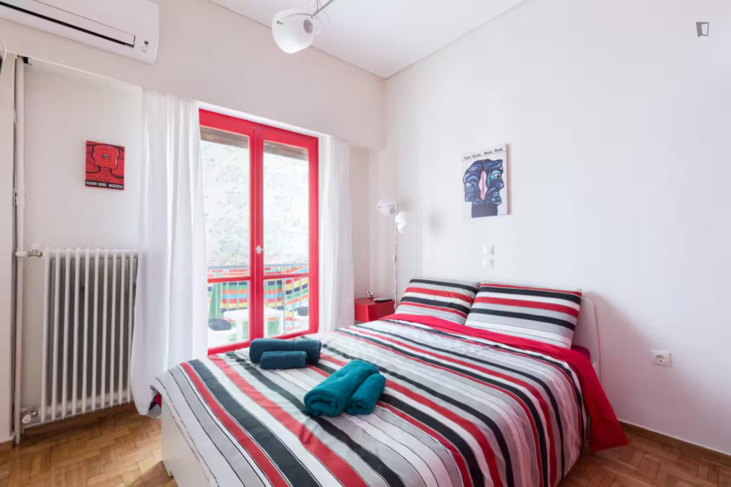 Delightful studio apartment in colourful Exarcheia - Athens - chambre - ImmoJeune