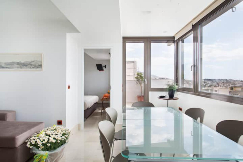 Shinning 1 Bedroom Apartment with a balcony close to Panepistimio Metro - Athens - chambre - ImmoJeune