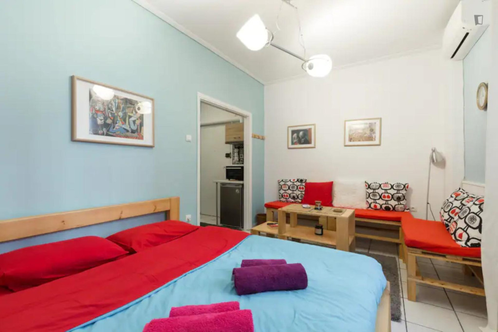 Cosy studio apartment in the Exarcheia area - Athens - chambre - ImmoJeune