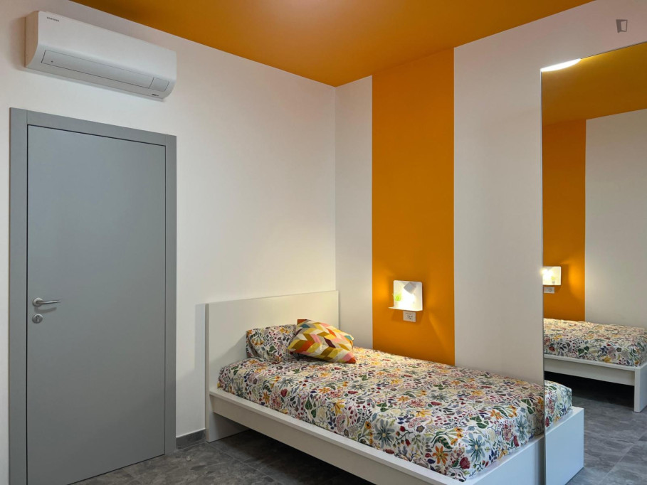 Bed in neat twin bedroom near Gerusalemme metro - Milan - chambre - ImmoJeune