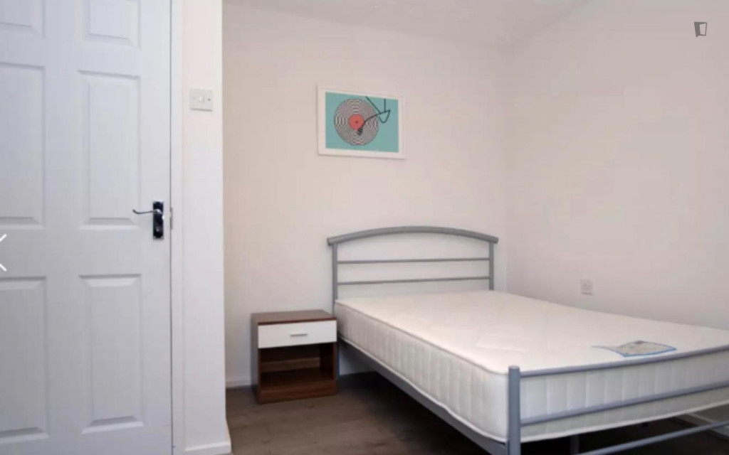 Inviting double bedroom close to Langdon Park DLR station - London - chambre - ImmoJeune