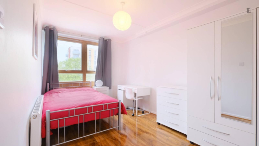 Appealing double bedroom near the Stockwell tube - London - chambre - ImmoJeune