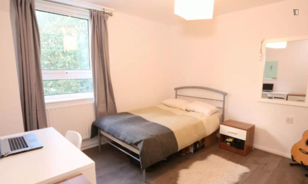 Attractive double bedroom in Poplar - London - chambre - ImmoJeune